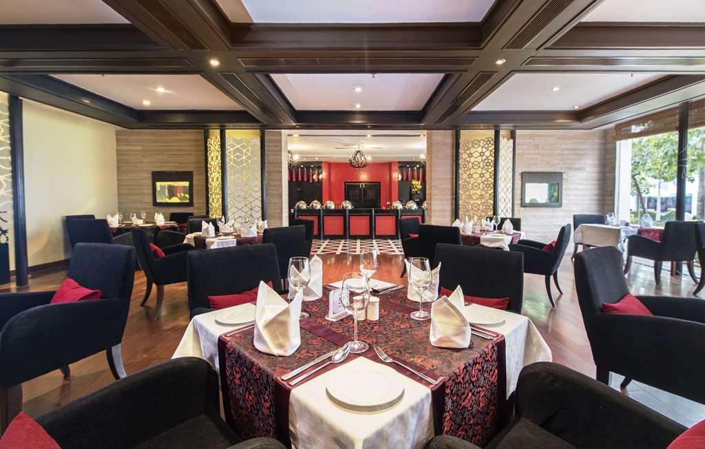 Radisson Blu Udaipur Palace Resort & Spa Restauracja zdjęcie