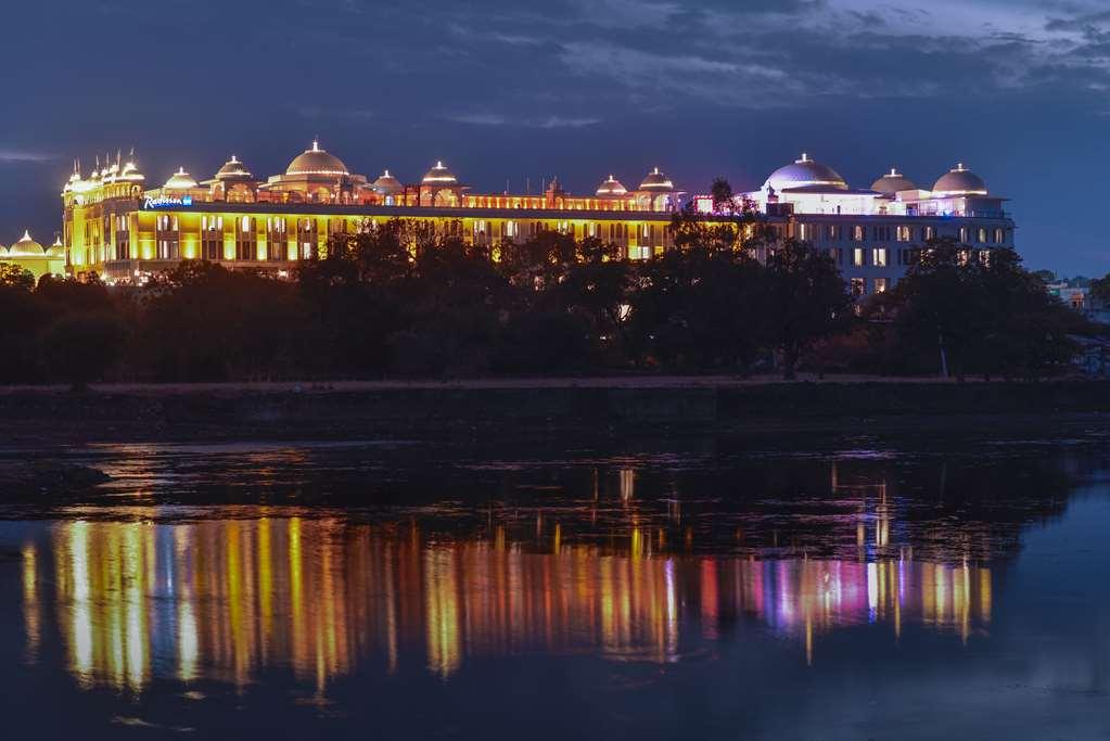 Radisson Blu Udaipur Palace Resort & Spa Zewnętrze zdjęcie